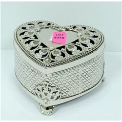 FILIGREE CRYSTAL HEART BOX