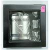 Image 1 : ST. STEEL 8 OZ FLASK GIFT SET IN BLACK GLASS CASE