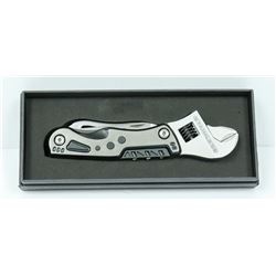 ST. STEEL WRENCH MULTI-TOOL W/ LED LIGHT