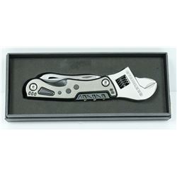 ST. STEEL WRENCH MULTI-TOOL W/ LED LIGHT