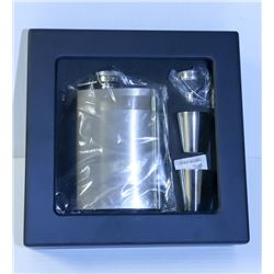 BLACK GLASS CASE W/ 8 OZ FLASK GIFT SET