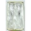 Image 1 : BRIDE & GROOM TOASTING CHAMPAGNE FLUTE SET