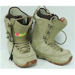 BURTON MENS SABBATH TAN COLORED SNOWBOARD