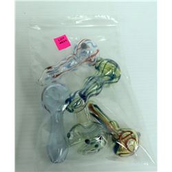 BAG OF 5 ASSORTED GLASS PIPES.