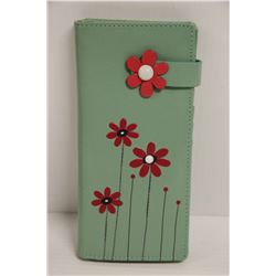 NEW SHAGWEAR WOMENS WALLET; GREEN/ RED FLOWER
