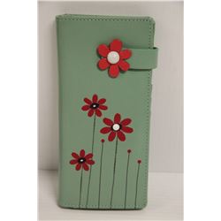 NEW SHAGWEAR WOMENS WALLET; GREEN/ RED FLOWER