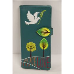 NEW SHAGWEAR WOMENS WALLET; GREEN/ DOVE
