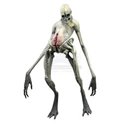 Lot #42 - ALIEN: RESURRECTION (1997) - Newborn Alien Display