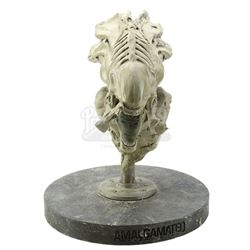 Lot #47 - AVP: ALIEN VS. PREDATOR (2004) - Predalien Maquette