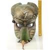 Image 10 : Lot #52 - AVP: ALIEN VS. PREDATOR (2004) - Patinated Elder Predator Helmet