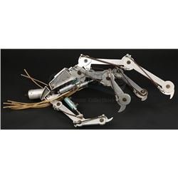 Lot #221 - DRAGONSLAYER (1981) - Vermithrax Pejorative SFX Insert Hand