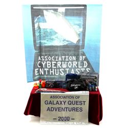 Lot #265 - GALAXY QUEST (1999) - Set of Miniature Convention Display Pieces