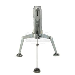 Lot #478 - MASTERS OF THE UNIVERSE (1987) - Gwildor's (Billy Barty) Grappling Hook