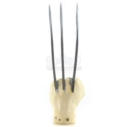 Lot #867 - X-MEN ORIGINS: WOLVERINE (2009) - Wolverine's (Hugh Jackman) Claws in Hand Cast