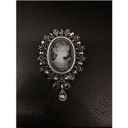 Elegant Silhouetted Gray Semi Precious Cameo Broach