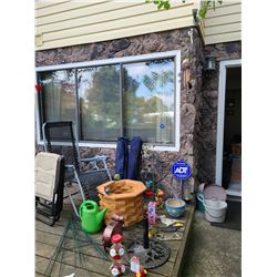 Garden chairs and ornaments