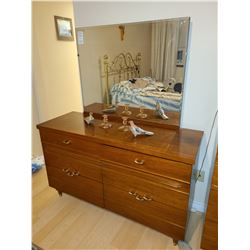 Vintage dresser with mirror