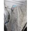 Image 1 : 8' x 10' Low Pile Area Carpet - Store Return