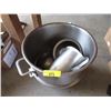 Image 1 : Large Stainless Steel Mixing Bowl