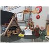 Image 1 : ANRI Nativity Pieces and Other Christmas Décor