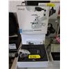 Image 1 : Fifine Cordless Microphone & LED Magnifier