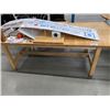 Image 2 : 3 ROUND AND 1 RECTANGULAR TABLES