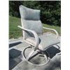 Image 2 : Bistro Set - Table w 2 Swivel Chairs
