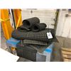 Image 1 : LOT OF RUBBER FATIGUE MATS