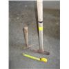 Image 1 : FIRE AXE, SMALL SLEDGEHAMMER