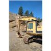 Image 8 : CATERPILLER 235C EXCAVATOR - RUNNING, KEY, NEEDS BATTERIES