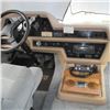Image 10 : 1989 WINNEBAGO CHIEFTAIN MOTORHOME - RUNS, KEYS, PAPERS (STORED INDOORS)