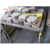 Image 1 : METAL TABLE WITH BRICKS