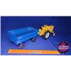 Image 4 : Duo (Scale 1/16) : International Industrial Tractor & Blue Flare Box Wagon
