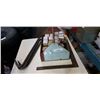 Image 1 : 3 CROWBARS, TRAY OF WALL SWITCH SENSORS AND POWER PACKS