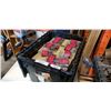 Image 1 : TOTE OF NAILS 1/4" BRIGHT FINISH NAILS