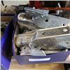 Image 3 : 2 Boxes of 2" recievers and castors