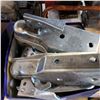 Image 4 : 2 Boxes of 2" recievers and castors