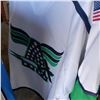 Image 3 : 5 new hockey jerseys and canucks flag
