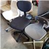 Image 1 : 3 OFFICE CHAIRS WHITE, GREY AND BLACK