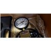 Image 2 : 2 gauges