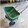 Image 8 : SCOTTS EDGEGUARD DELUXE SPREADER