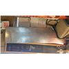 Image 1 : 8ft x 2ft stainless tabletop