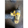 Image 7 : 2 DEWALT 20V MAX IMPACT GUNS W/ 2 BATTERIES, CHARGER, AND BAG - TESTED WORKING