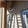 Image 2 : 2 10ft aluminum ladders