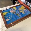 Image 1 : VINTAGE WORLD MAP CLOCK