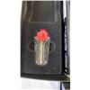 Image 3 : 3 New zippo fluid and flints with case