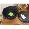 Image 2 : WAGNER CAST IRON 5QT DUTCH OVEN 1891 ORIGINAL STYLE
