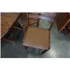 Image 3 : SOLID OAK DINING TABLE WITH 2 EXTENTIONS AND 4 CHAIRS