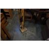 Image 3 : 5 ft tall wooden decor with base