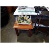Image 1 : METAL MAGAZINE RACK AND WOOD ENDTABLE
